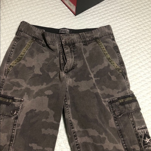 Affliction shorts - Picture 2 of 3